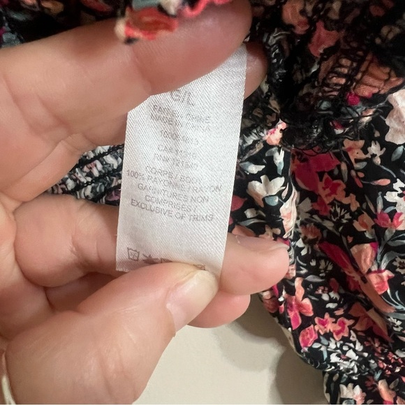 floral dynamite crop top with 3/4 sleeves - Picture 3 of 4